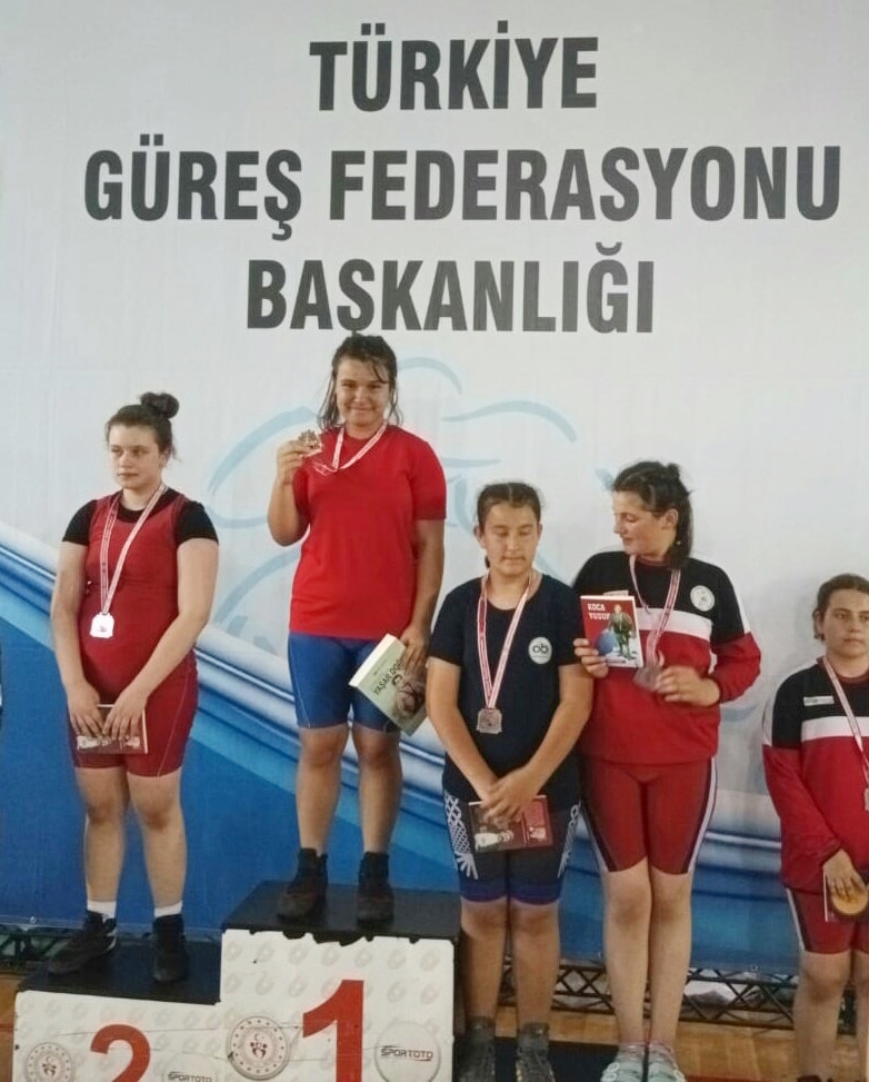 GENÇ GÜREŞÇİDEN TÜRKİYE 2.’LİĞİ