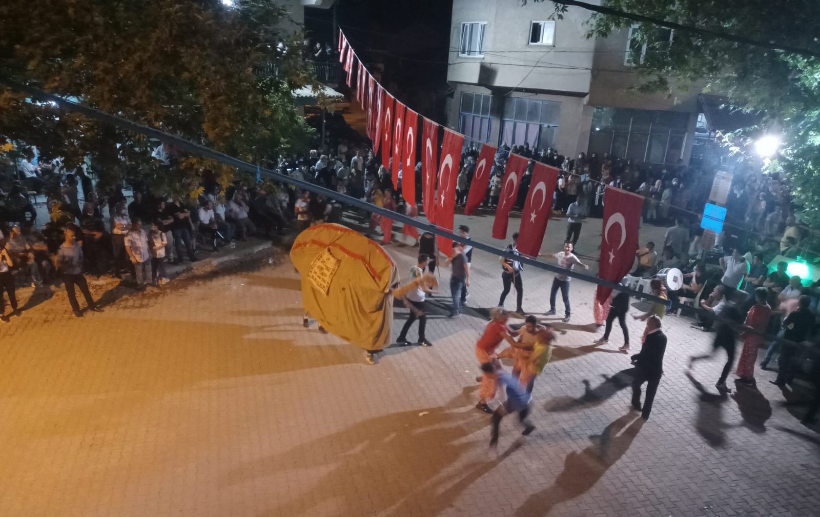 ÇALTILIBÜK’TE DEVE ŞENLİĞİ