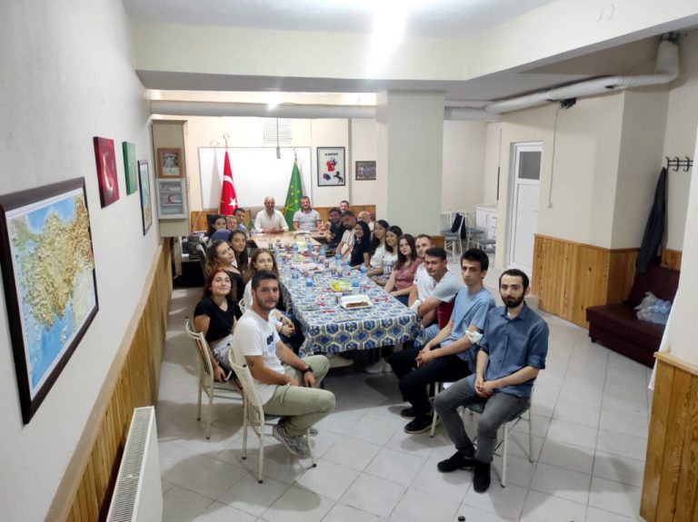 ÇERKES DERNEĞİ GENÇLERLE YÜRÜYECEK