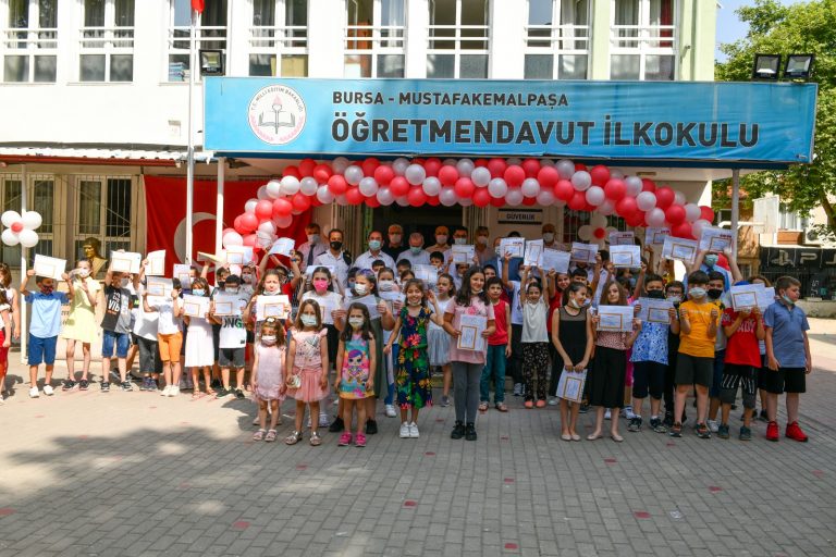 ÖĞRETMENDAVUT’TA KARNE HEYECANI