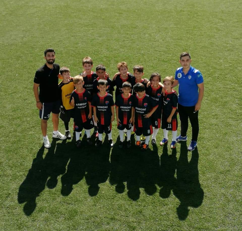 GELECEĞİN FUTBOLCULARINDAN ÖNEMLİ DERECE