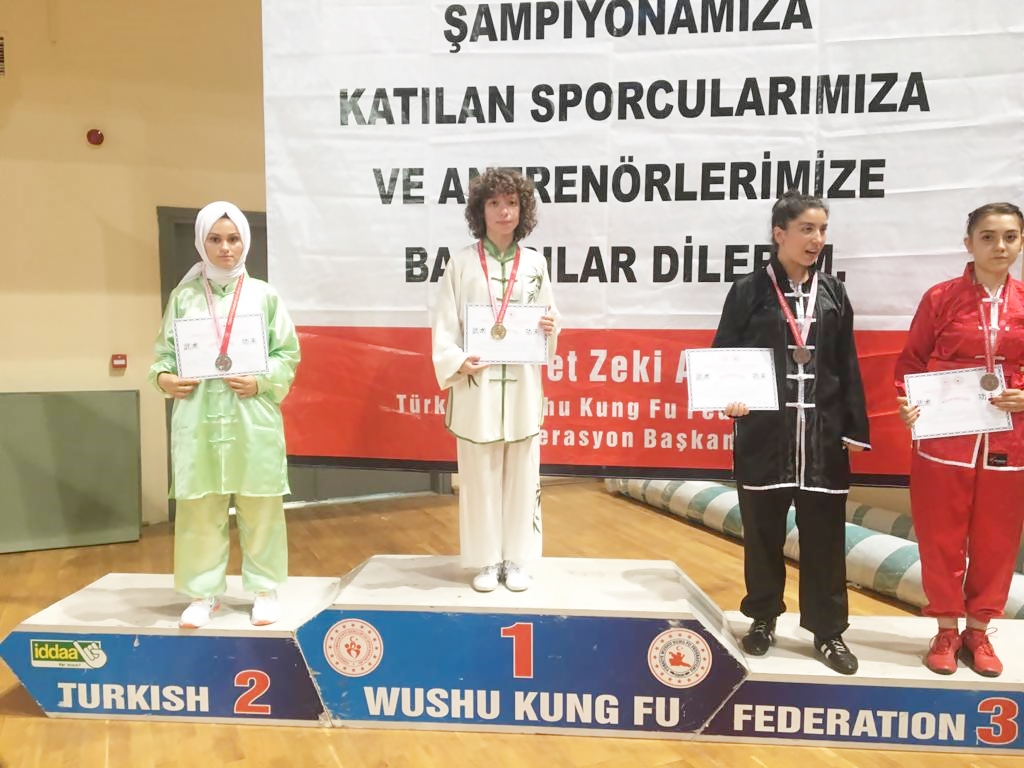 MİLLİ SPORCUDAN ÇİFTE MADALYA