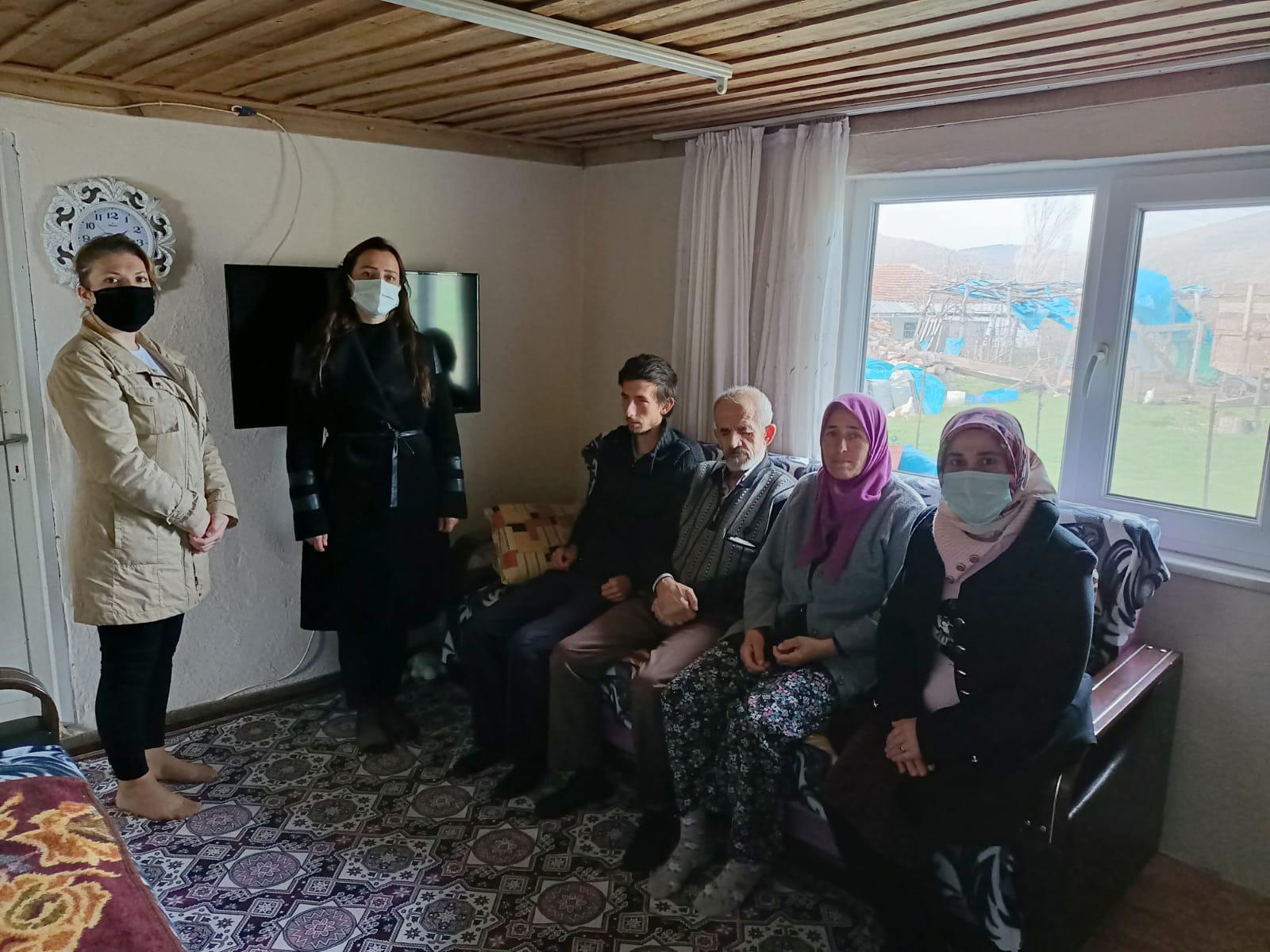 AK KADINLARDAN DUYGULANDIRAN ZİYARET