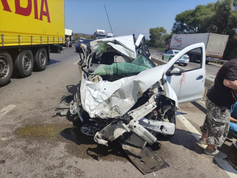 ARAÇ HURDAYA DÖNDÜ