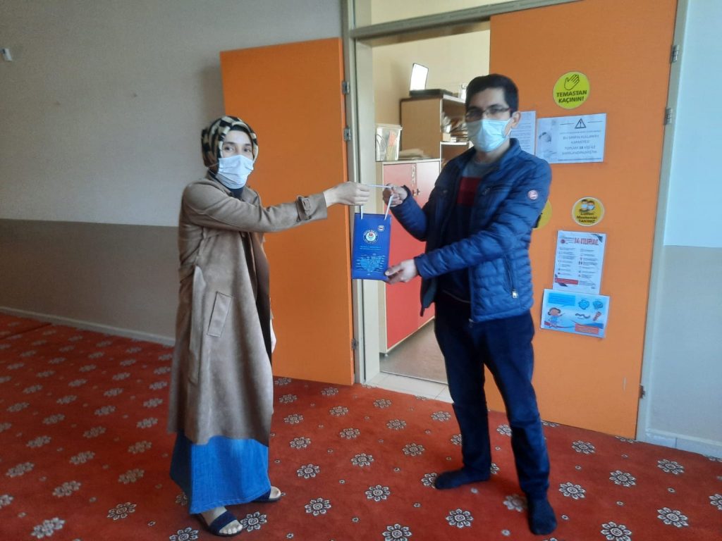 EĞİTİM-BİR-SEN ÜYELERİNİ UNUTMADI