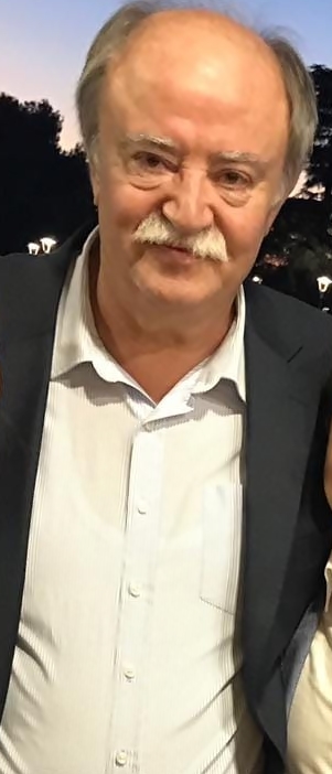 EMEKLİ EĞİTİMCİ HAKKA YÜRÜDÜ