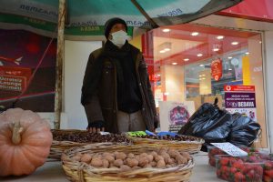 ESNAFIN CEVİZLERİ ÇALDILAR