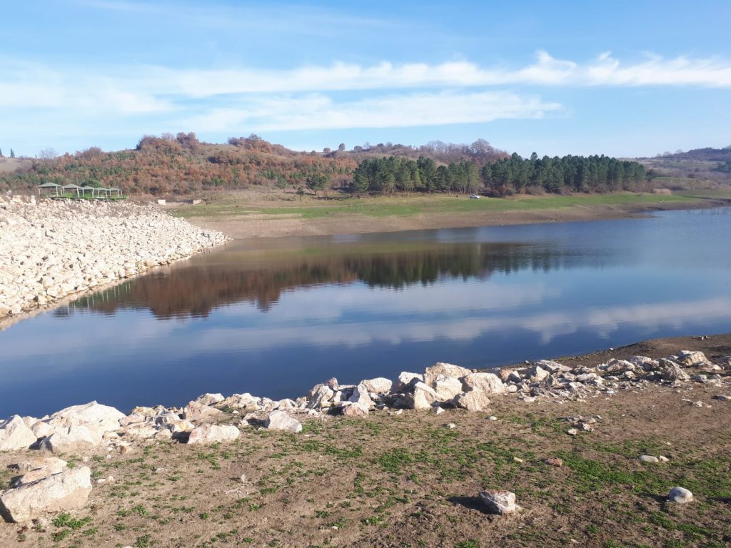 GÖLETTEKİ KURAKLIK TEDİRGİN EDİYOR