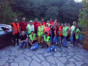 ORMAN GÖNÜLLÜLERİNDEN TEMİZLİK SEFERBERLİĞİ