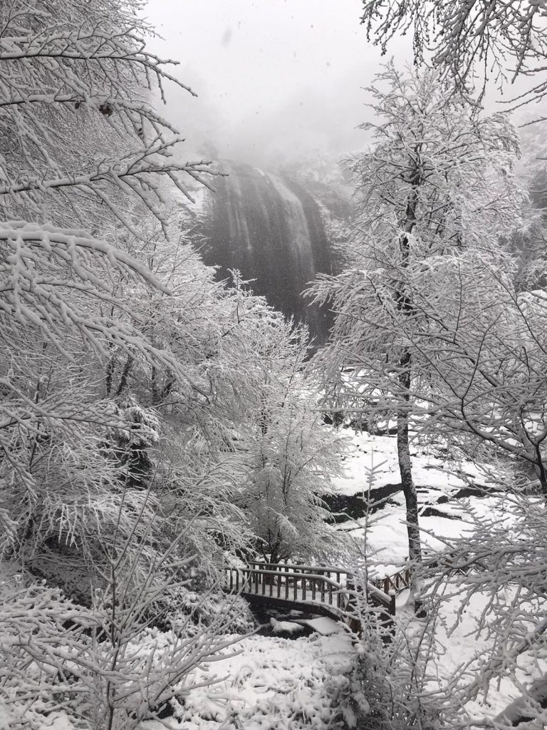 SUUÇTU BEYAZ GELİNLİĞİNİ GİYDİ