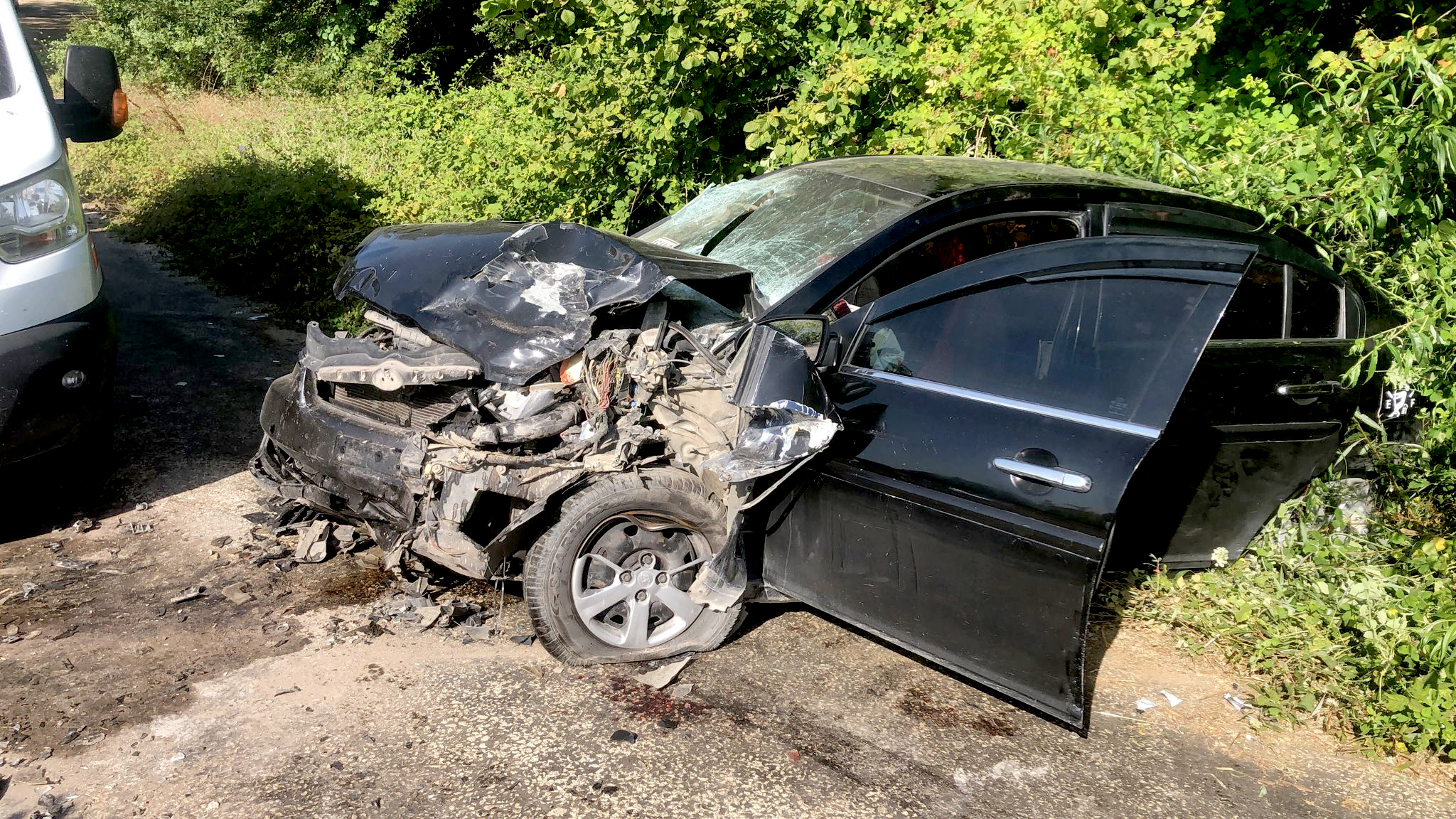 VİRAJDA FECİ KAZA; 4 YARALI