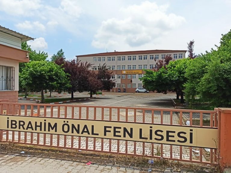 İBRAHİM ÖNAL FEN LİSESİ PARLIYOR