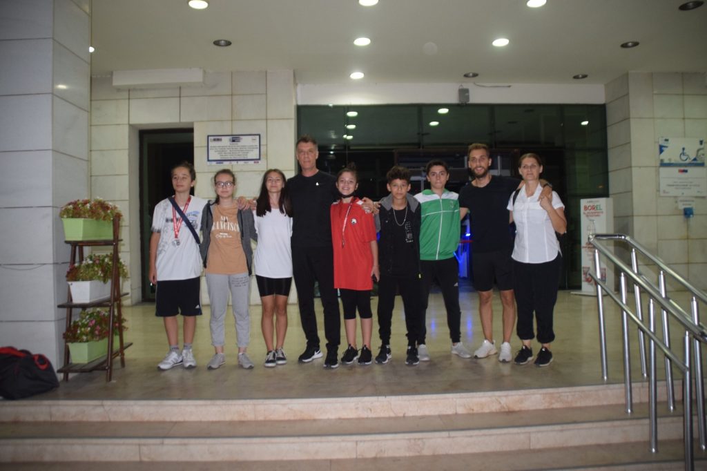 İKİ KARATECİYE MİLLİ TAKIM YOLU