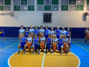 PERİLERİN BİLEĞİ BÜKÜLMÜYOR