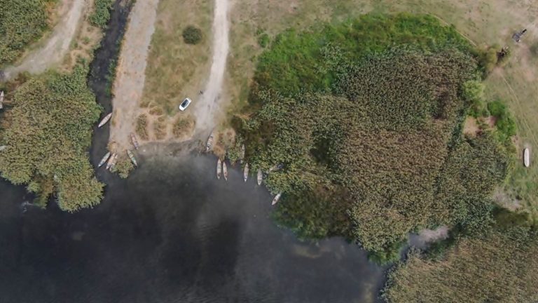 ULUABAT GÖLÜ CAN ÇEKİŞİYOR