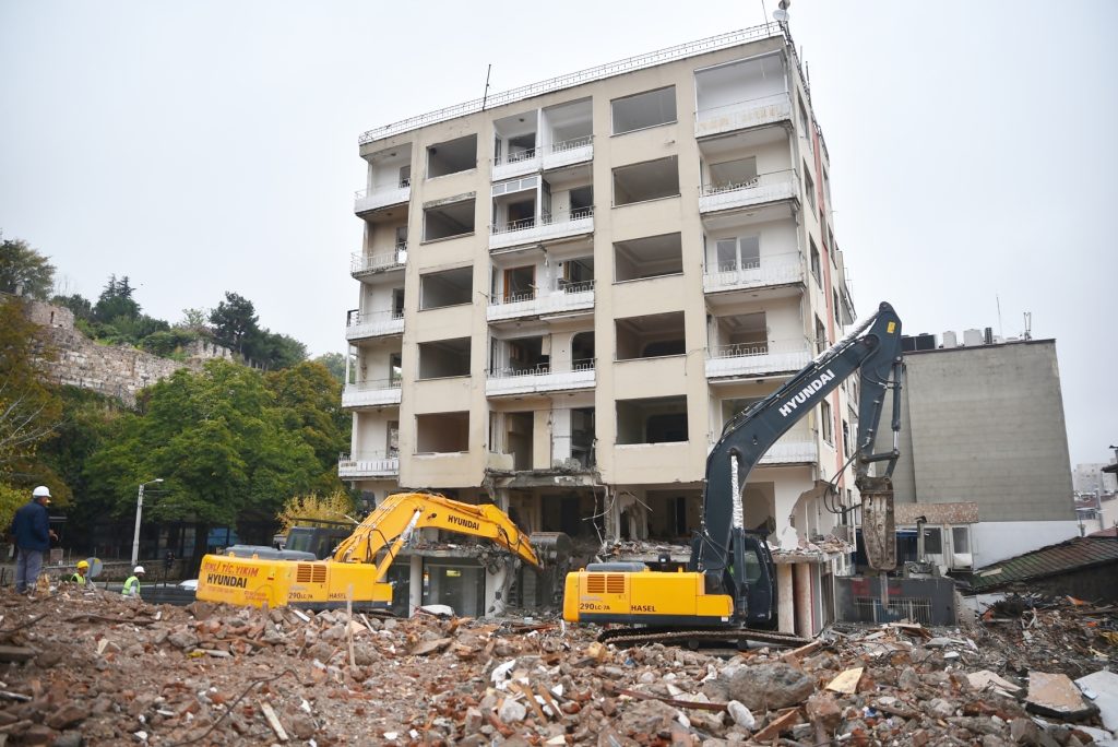 BİNA YIKIMINA RUHSAT ŞARTI GELİYOR