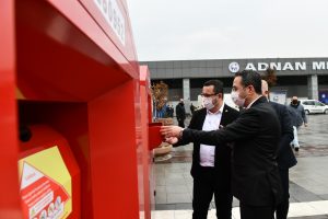 GİYSİLER ÇÖPE DEĞİL KUMBARAYA