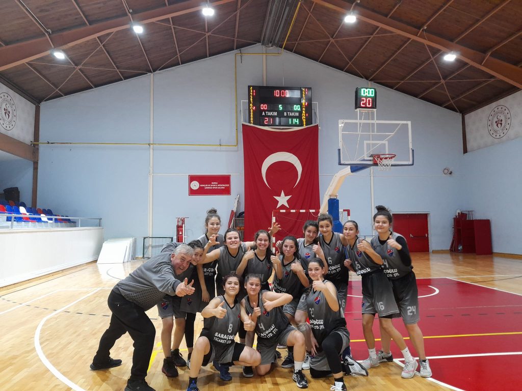 GENÇ KIZLAR’DAN TARİHİ FARK