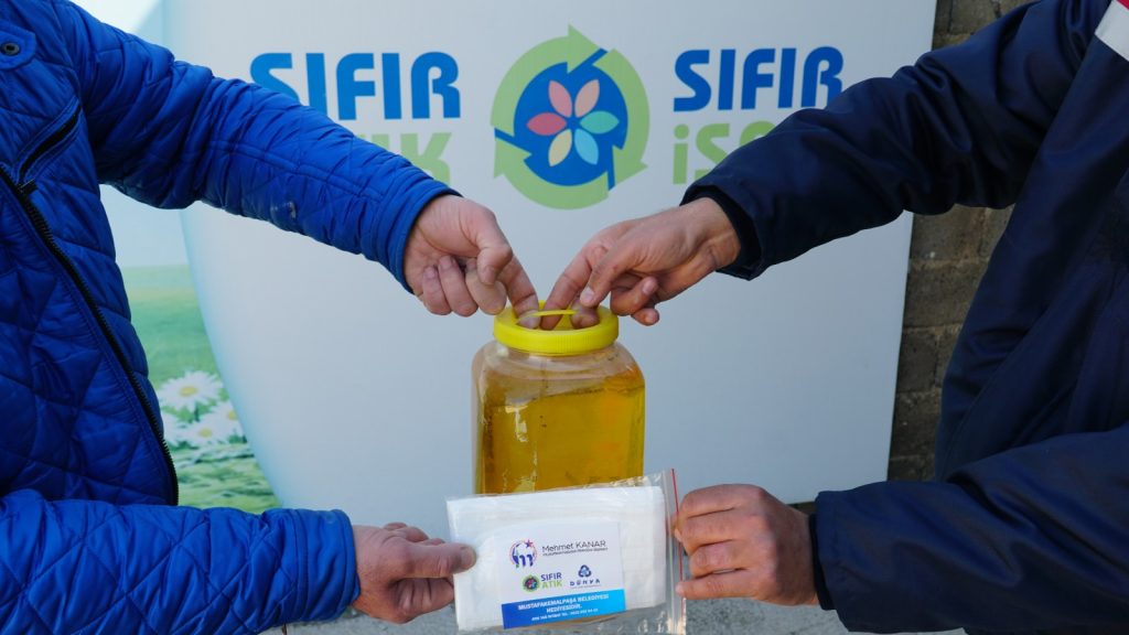 ATIK YAĞI GETİR, MASKEYİ GÖTÜR