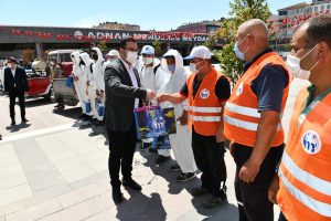 BELEDİYE PERSONELİNE MORAL