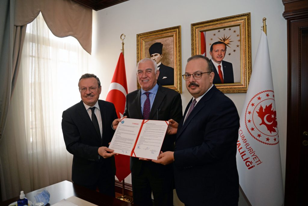 ULUDAĞ ÜNİVERSİTESİ’NE DİŞ HEKİMLİĞİ BİNASI