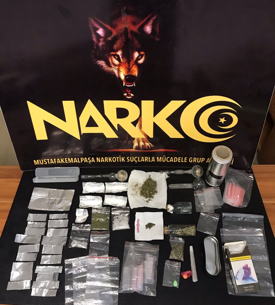 UYUŞTURUCU SATICISI TUTUKLANDI