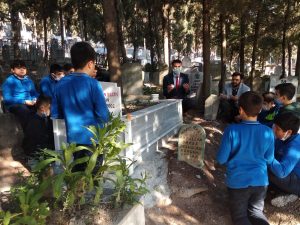 VEFAT EDEN ÖĞRETMENLER ANILDI