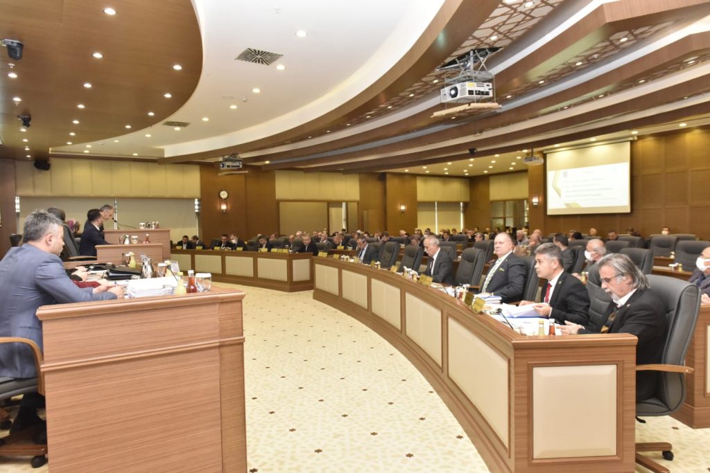 ALTYAPIDA YATIRIMLAR HIZ KESMEYECEK