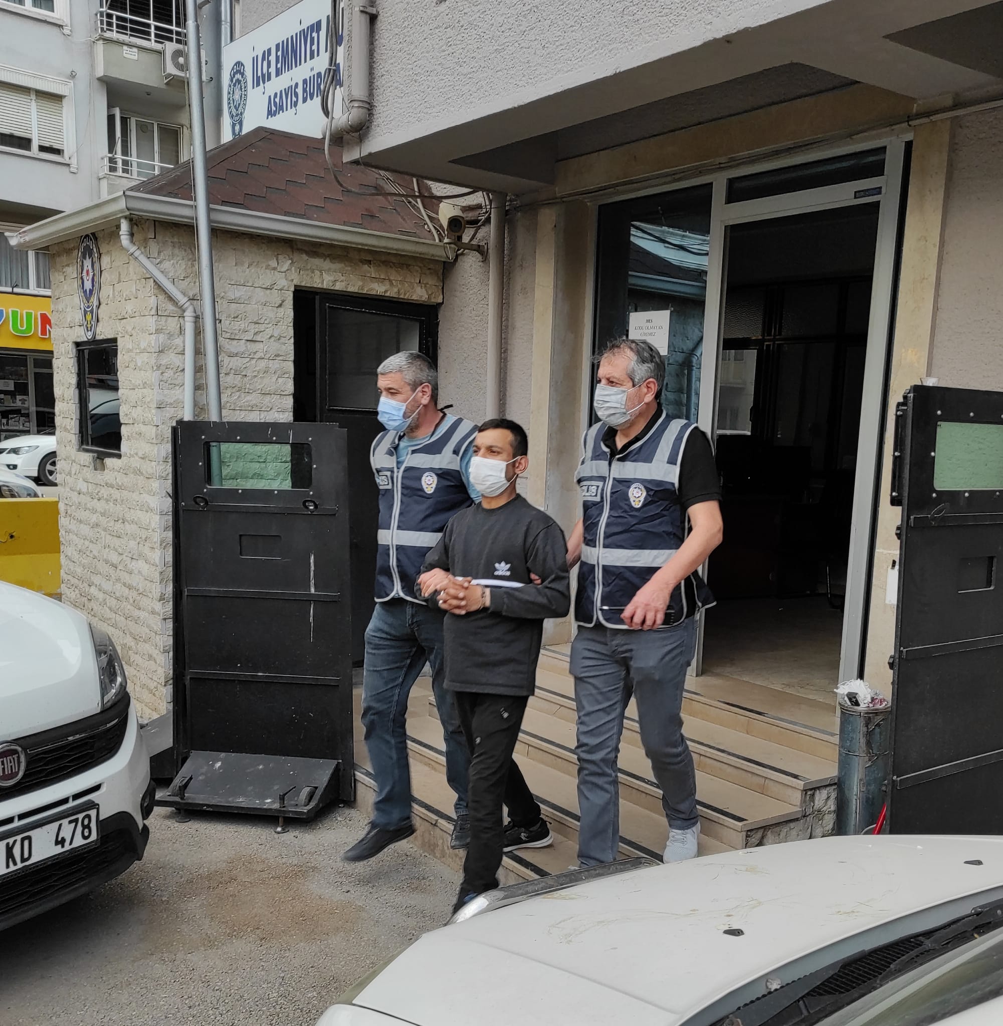 FİRARİ ZANLI YAKALANDI