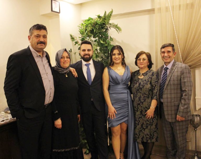 ALTAY VE BERİÇ AİLESİNİN MUTLU GÜNÜ