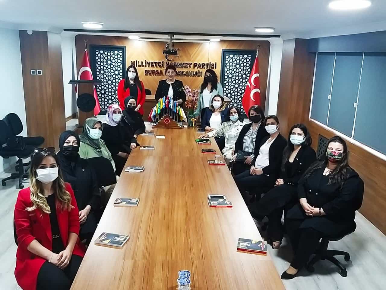 MHP’Lİ KADINLARDAN DUZCU’YA ZİYARET