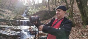 ŞELALE AVCISI ÖĞRETMEN