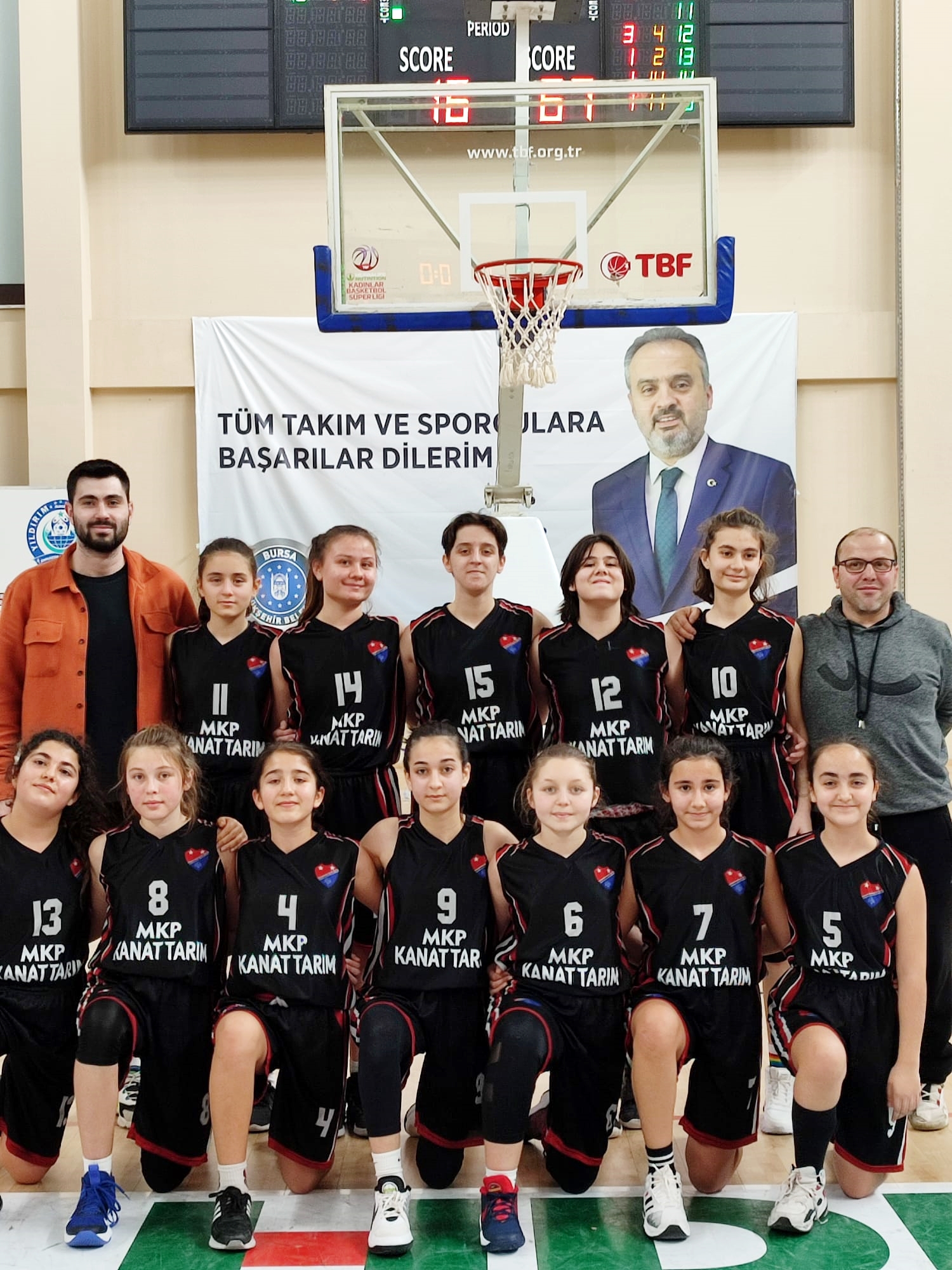 YENİLGİSİZ YARI FİNALE