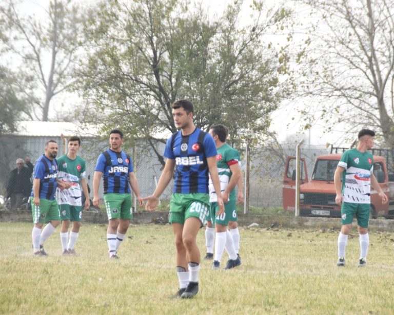 YEŞİLOVA’DA ÇEYREK FİNAL HEYECANI