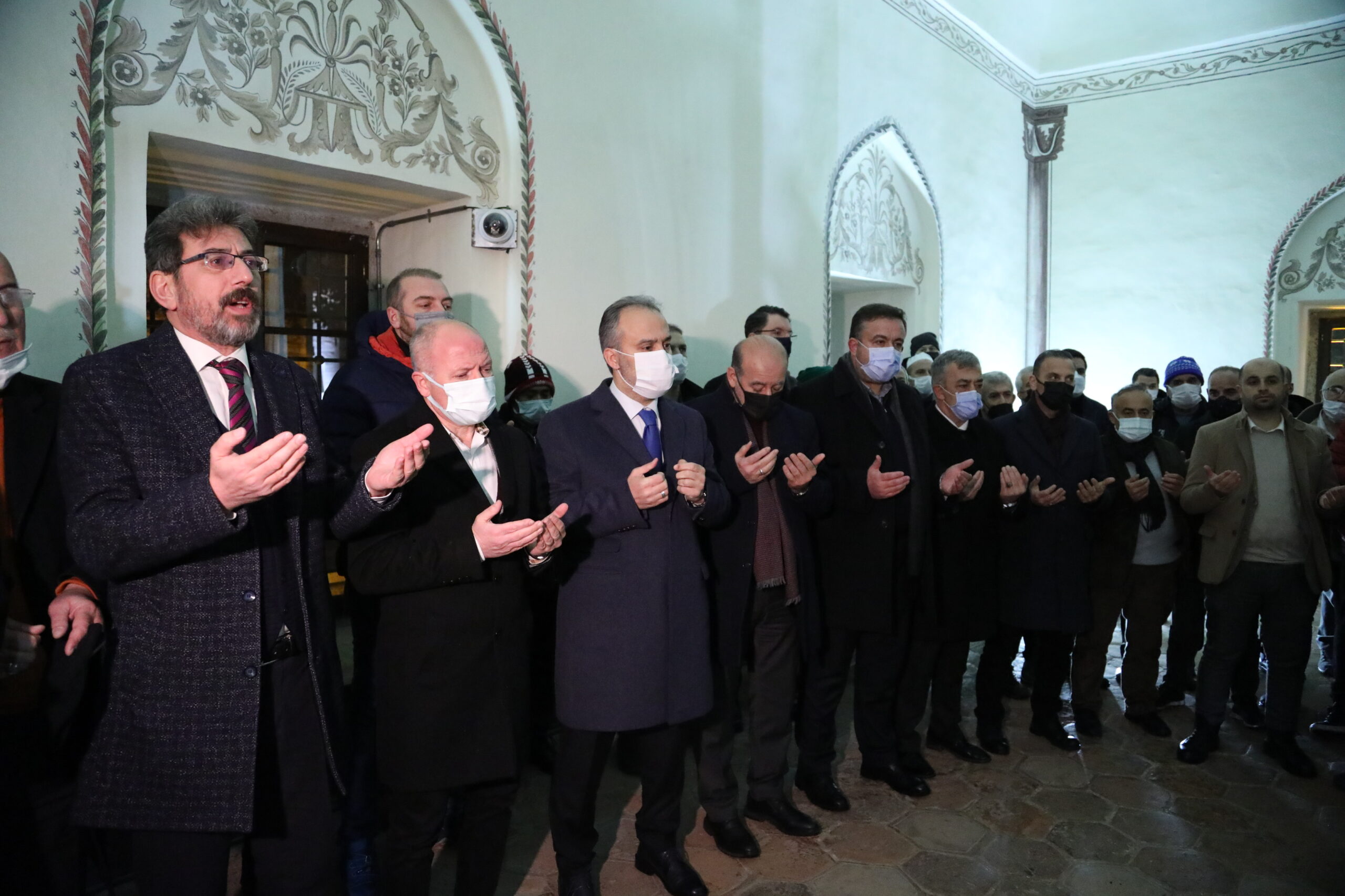 CAMİLERDE KANDİL COŞKUSU