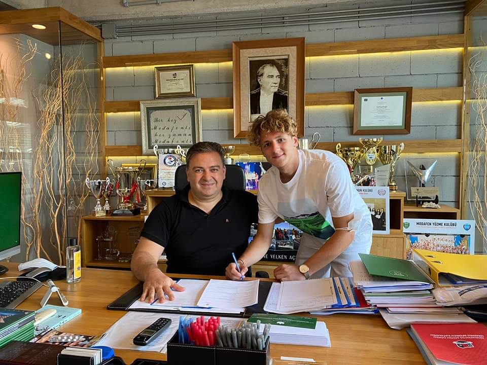 GENÇ FUTBOLCU MİLLİ TAKIMDA