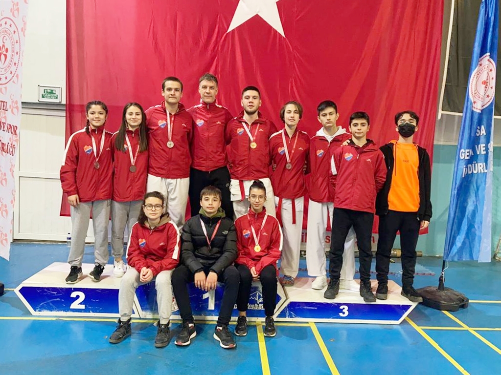 TATAMİDE 7, MİNDERDE 19 MADALYA