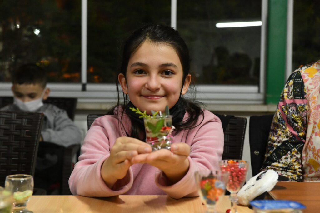 YÜZLER ‘SİHİRLİ MUM’LA GÜLDÜ