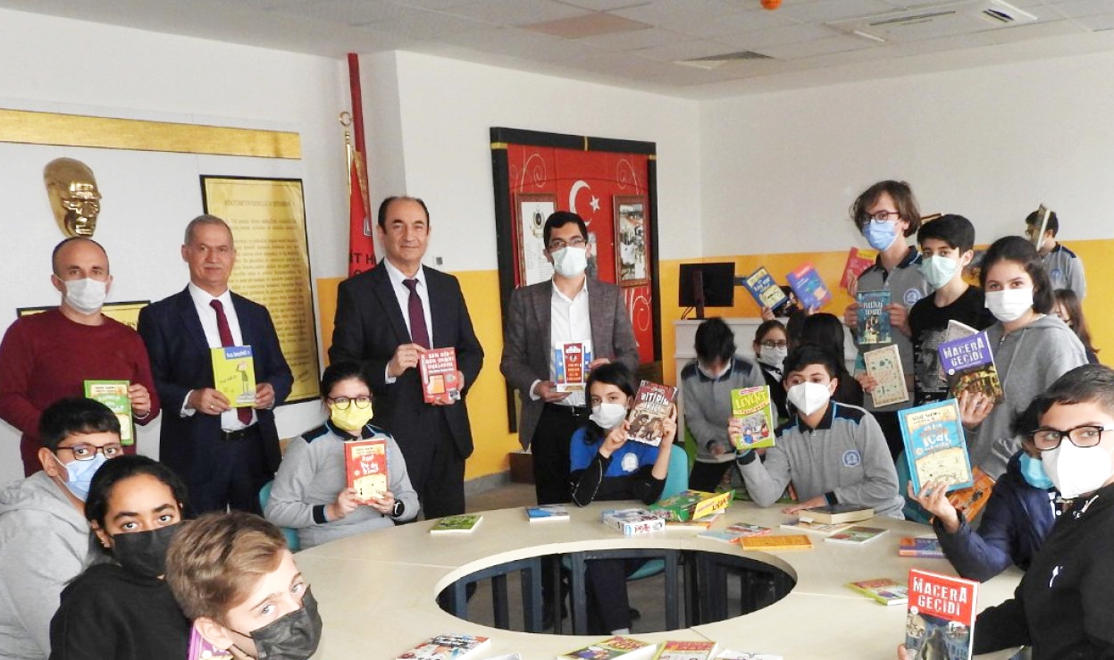 OKUL KÜTÜPHANELERİ BAĞIŞLARLA BÜYÜYOR