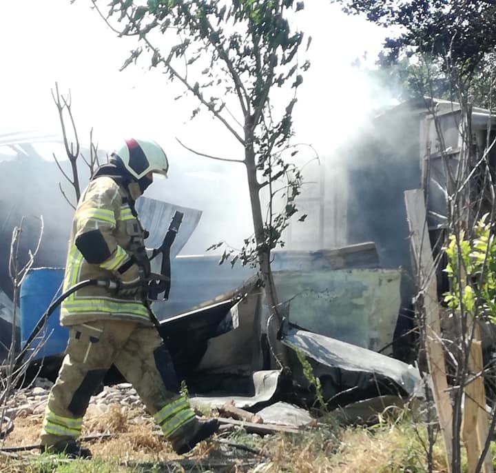 YANGIN, HAYVANLARI TELEF ETTİ