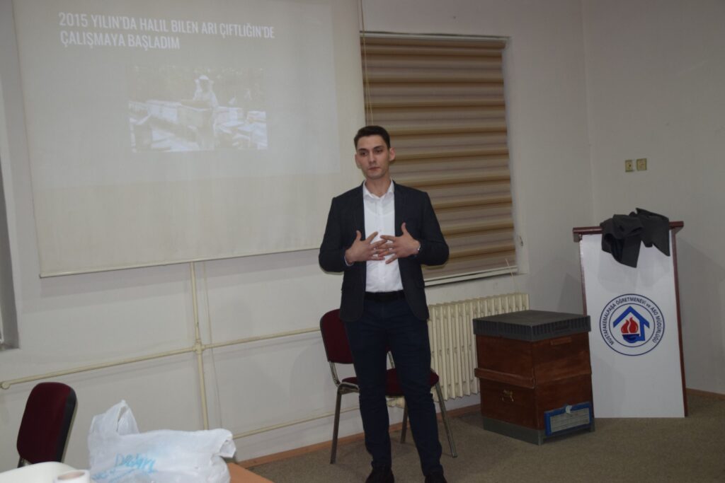 ARICILAR KURSTA BULUŞTU