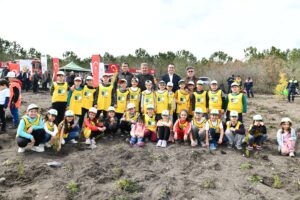 BAL ORMANINA 15 BİN FİDAN