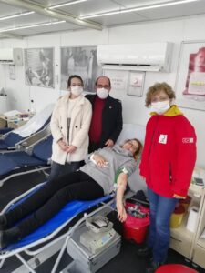 KAN BAĞIŞINA KAR ENGELİ