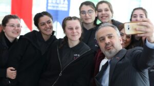 ÖĞRENCİLERE BURS DESTEĞİ