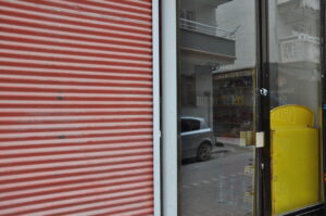 SADAKA KUTUSUNU BİLE ÇALDILAR