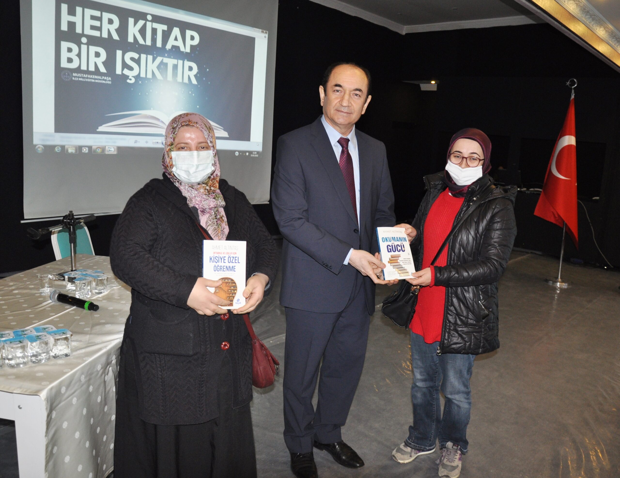 ‘AİLELER ÖRNEK OLMALI’