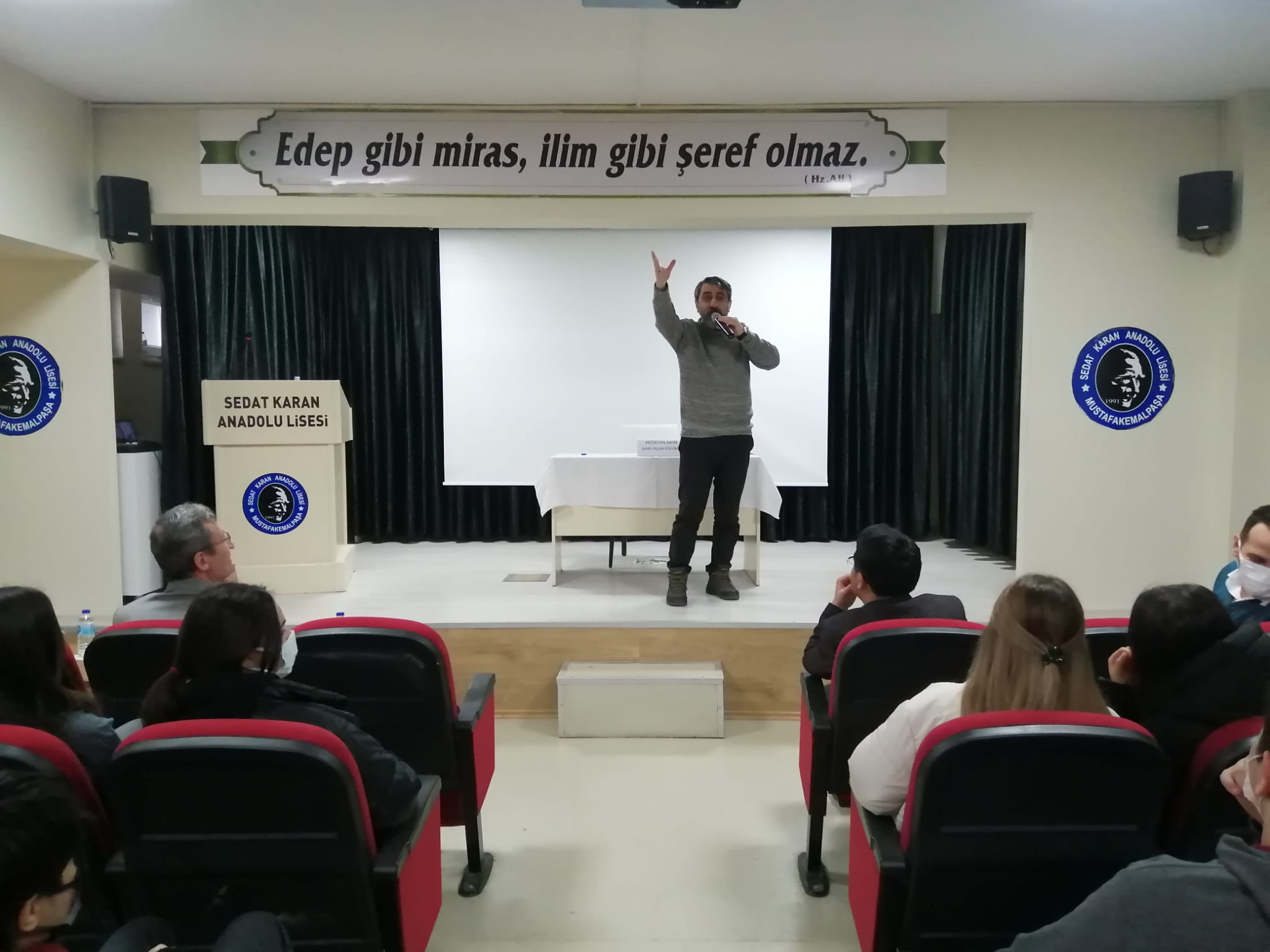 ‘ŞİİR HAYAT KARŞILIK GELİR’