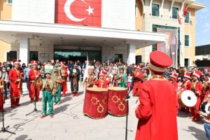 ÇOCUK MEHTERANLAR 23 NİSAN’A DAMGA VURDU