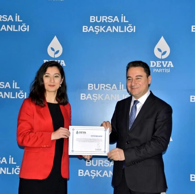 DEVA’YA AVUKAT BAŞKAN