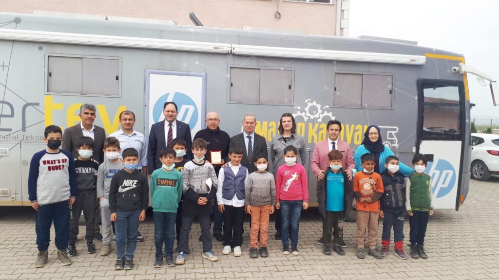 ERTEV’E EĞİTİME DESTEK PLAKETİ